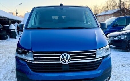 Volkswagen Caravelle T6 рестайлинг, 2020 год, 5 550 000 рублей, 2 фотография