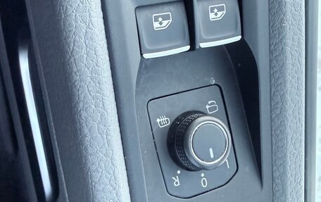 Volkswagen Caravelle T6 рестайлинг, 2020 год, 5 550 000 рублей, 23 фотография