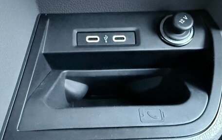 Volkswagen Caravelle T6 рестайлинг, 2020 год, 5 550 000 рублей, 24 фотография