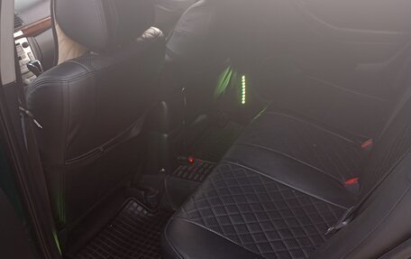 Toyota Avensis III рестайлинг, 2005 год, 670 000 рублей, 6 фотография