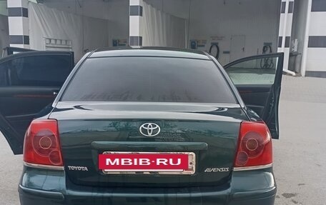 Toyota Avensis III рестайлинг, 2005 год, 670 000 рублей, 3 фотография