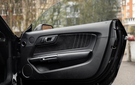 Ford Mustang VI рестайлинг, 2020 год, 3 450 000 рублей, 7 фотография