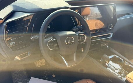 Lexus RX IV рестайлинг, 2025 год, 7 300 000 рублей, 10 фотография