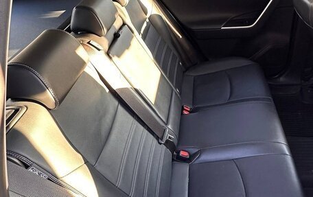 Toyota RAV4, 2021 год, 3 650 000 рублей, 6 фотография