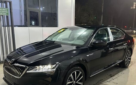 Skoda Superb III рестайлинг, 2025 год, 2 390 133 рублей, 3 фотография