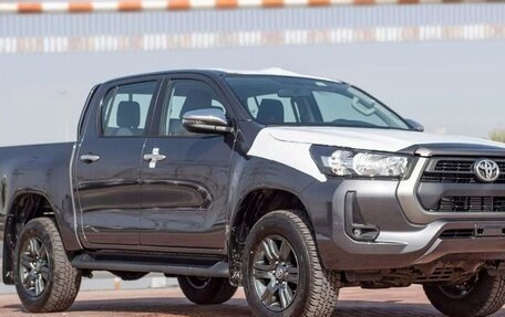 Toyota Hilux VIII, 2025 год, 5 020 000 рублей, 28 фотография