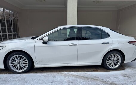 Toyota Camry, 2019 год, 2 520 000 рублей, 2 фотография
