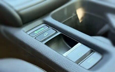 Honda Vezel, 2023 год, 2 192 000 рублей, 20 фотография