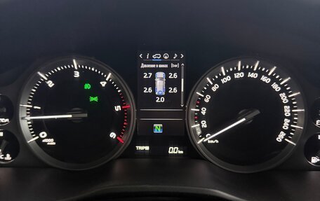 Toyota Land Cruiser 200, 2019 год, 5 750 000 рублей, 11 фотография