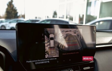 Toyota RAV4, 2025 год, 4 695 000 рублей, 14 фотография