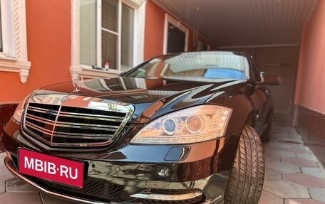 Mercedes-Benz S-Класс, 2008 год, 2 900 000 рублей, 1 фотография