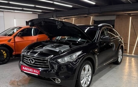 Infiniti QX70, 2013 год, 1 875 000 рублей, 22 фотография