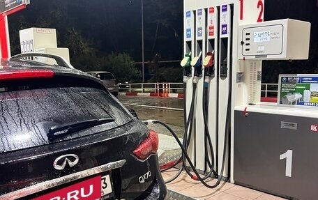 Infiniti QX70, 2013 год, 1 875 000 рублей, 20 фотография