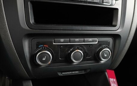 Volkswagen Jetta VI, 2013 год, 799 000 рублей, 12 фотография