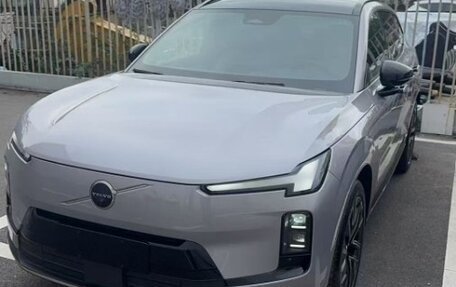 Volvo XC70, 2025 год, 6 400 000 рублей, 4 фотография