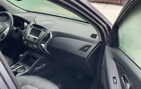 Hyundai Tucson III, 2012 год, 1 200 000 рублей, 39 фотография