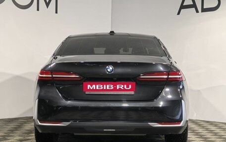 BMW 5 серия, 2023 год, 7 170 000 рублей, 13 фотография