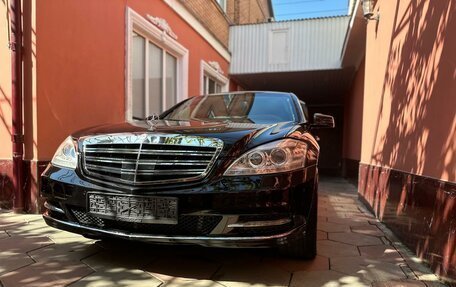 Mercedes-Benz S-Класс, 2008 год, 2 900 000 рублей, 2 фотография