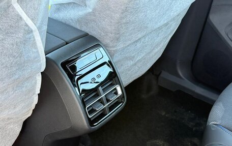 Volkswagen Tiguan, 2025 год, 4 800 000 рублей, 17 фотография