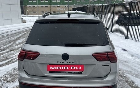 Volkswagen Tiguan II, 2021 год, 3 790 000 рублей, 5 фотография