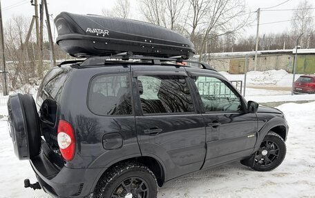Chevrolet Niva I рестайлинг, 2017 год, 820 000 рублей, 2 фотография