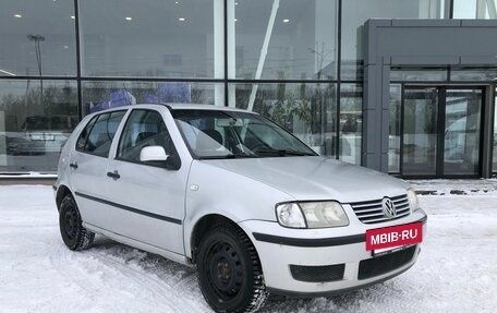 Volkswagen Polo III рестайлинг, 2000 год, 270 000 рублей, 3 фотография