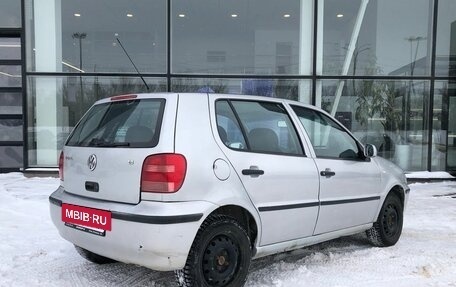 Volkswagen Polo III рестайлинг, 2000 год, 270 000 рублей, 2 фотография