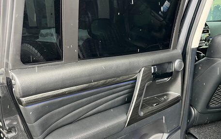 Toyota Land Cruiser 200, 2012 год, 10 000 000 рублей, 6 фотография