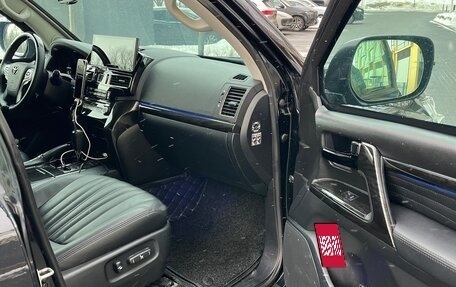 Toyota Land Cruiser 200, 2012 год, 10 000 000 рублей, 21 фотография