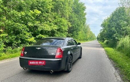 Chrysler 300C II, 2005 год, 1 900 000 рублей, 5 фотография
