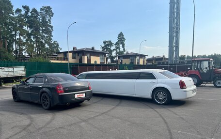 Chrysler 300C II, 2005 год, 1 900 000 рублей, 12 фотография