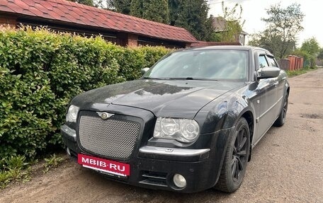 Chrysler 300C II, 2005 год, 1 900 000 рублей, 7 фотография
