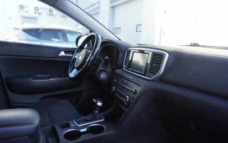 KIA Sportage IV рестайлинг, 2020 год, 2 340 000 рублей, 21 фотография