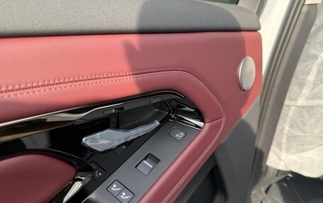 Land Rover Range Rover Evoque II, 2025 год, 6 650 000 рублей, 6 фотография