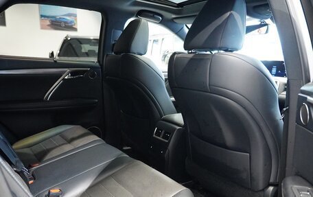 Lexus RX IV рестайлинг, 2020 год, 5 500 000 рублей, 9 фотография