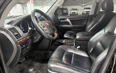 Toyota Land Cruiser 200, 2011 год, 3 097 000 рублей, 20 фотография