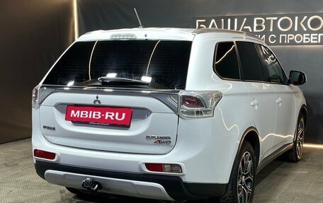 Mitsubishi Outlander III рестайлинг 3, 2015 год, 1 315 000 рублей, 4 фотография