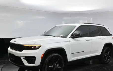 Jeep Grand Cherokee, 2026 год, 4 000 000 рублей, 3 фотография
