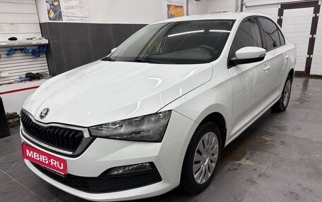Skoda Rapid II, 2021 год, 1 570 000 рублей, 1 фотография