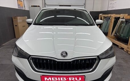 Skoda Rapid II, 2021 год, 1 570 000 рублей, 2 фотография