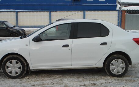 Renault Logan II, 2017 год, 560 000 рублей, 4 фотография