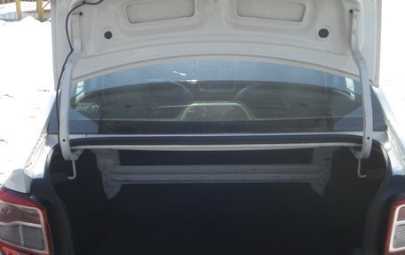 Renault Logan II, 2017 год, 560 000 рублей, 2 фотография