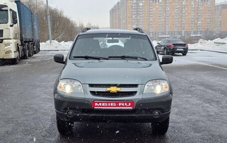 Chevrolet Niva I рестайлинг, 2018 год, 700 000 рублей, 2 фотография