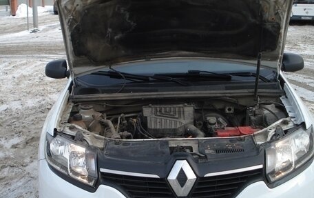 Renault Logan II, 2017 год, 560 000 рублей, 21 фотография