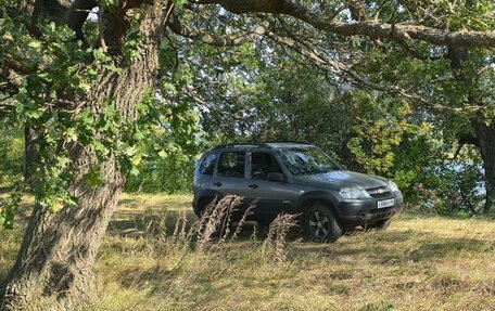 Chevrolet Niva I рестайлинг, 2018 год, 700 000 рублей, 16 фотография
