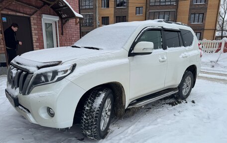Toyota Land Cruiser Prado 150 рестайлинг 2, 2015 год, 5 200 000 рублей, 2 фотография