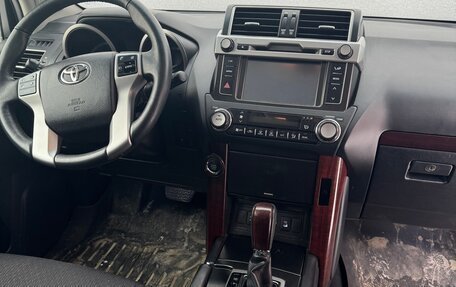 Toyota Land Cruiser Prado 150 рестайлинг 2, 2015 год, 5 200 000 рублей, 7 фотография