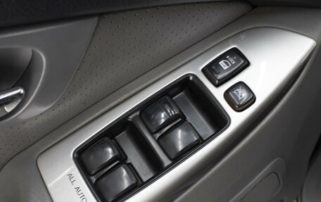 Toyota Land Cruiser Prado 120 рестайлинг, 2006 год, 2 330 000 рублей, 16 фотография