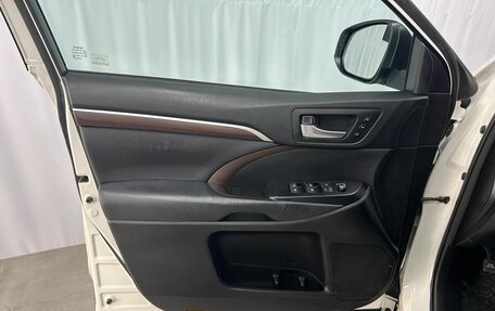 Toyota Highlander III, 2014 год, 2 995 000 рублей, 9 фотография