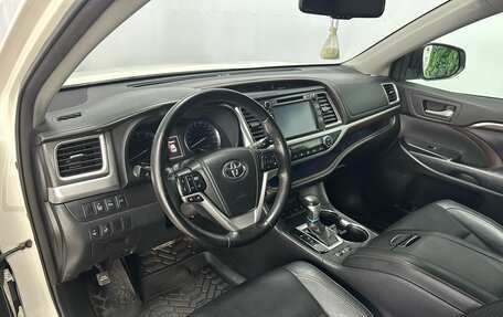 Toyota Highlander III, 2014 год, 2 995 000 рублей, 10 фотография